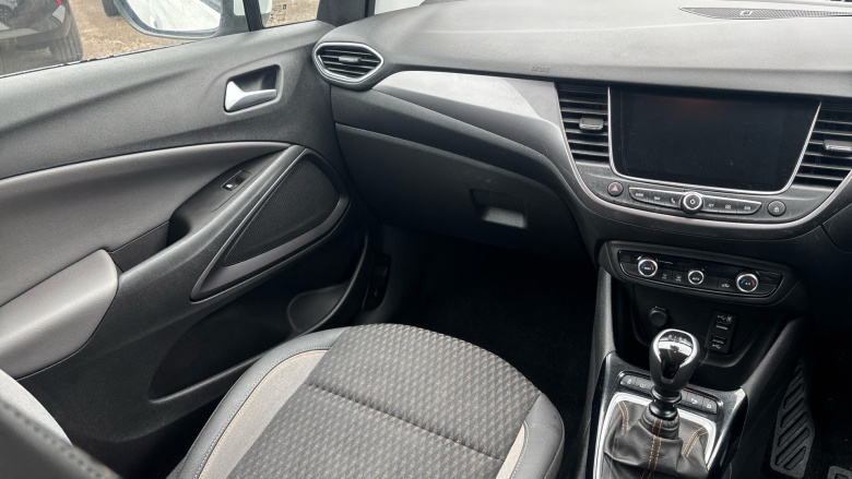 Vauxhall Crossland X 1.2T ecoTec [110] Tech Line Nav 5dr [6 Spd] [S/S] Petrol Hatchback